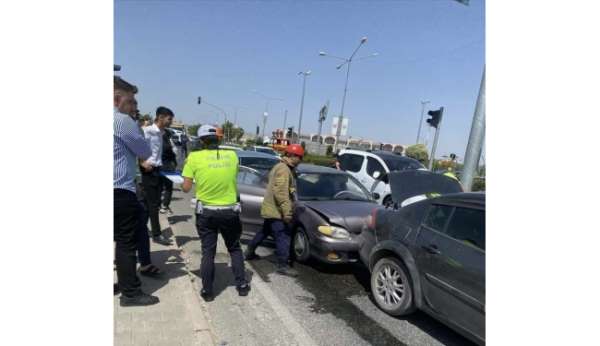 Mardin'de maddi hasarlı zincirleme kaza