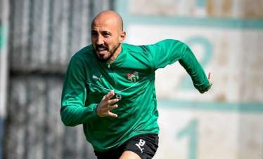 Aliağa FK, Ahmet İlhan Özek'le ilgileniyor