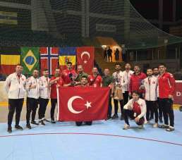 Milli boksörler, Çekya'da 3 madalya kazandı