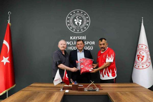 Şampiyon sporculardanKabakcı'ya ziyaret