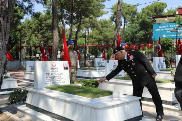 Antalya'da şehitler dualarla anıldı