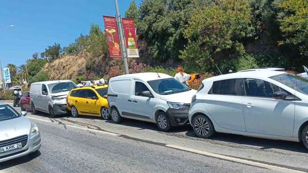 Bodrum'da zincirleme kaza: '5 araç birbirine girdi'