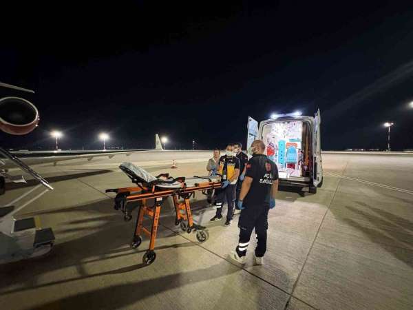 Endonezya'da kaza geçiren Türk vatandaşı ambulans uçakla Türkiye'ye getirildi