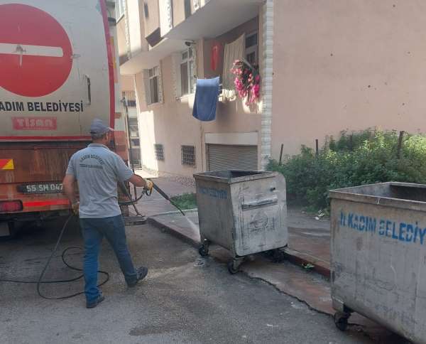 lkadım'da temizlik çalışmaları sürüyor