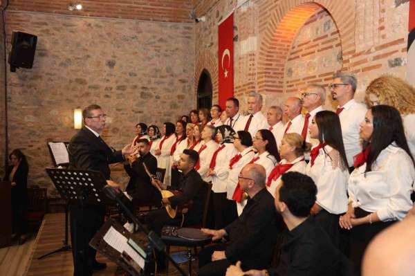 Osmangazi'de türküler gönüllere işlendi