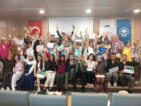 Türkiye Down Sendromu Derneği ve Veteran Hentbolcular Derneği'nden anlamlı sertifika töreni