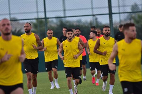 Manisa FK'nın Antalya kampı başladı 
