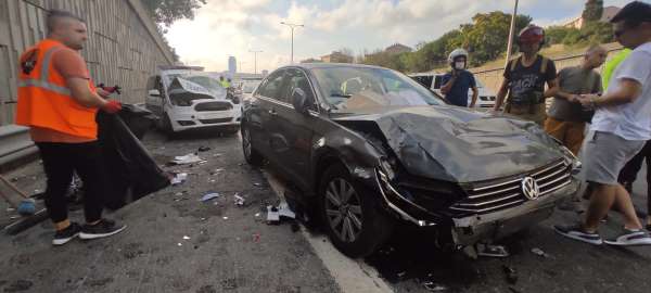 TEM Otoyolunda zincirleme trafik kazası: 3 yaralı