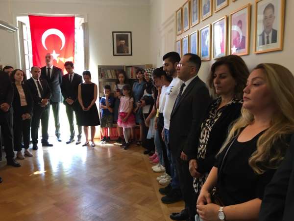 Türkiye'nin Stockholm Büyükelçiliği'nde 15 Temmuz şehitleri anıldı