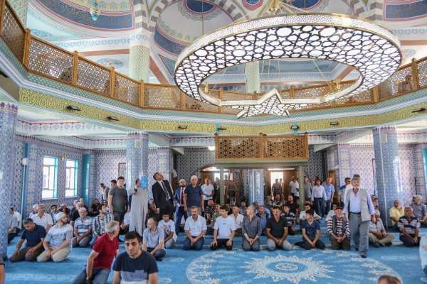 Kütahya'da 15 Temmuz Şehitler Camii ibadete açıldı