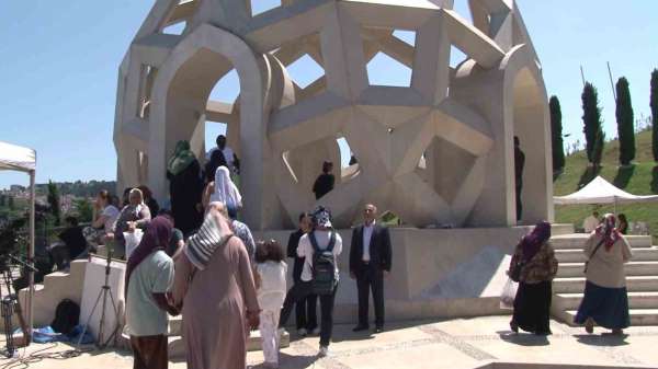 15 Temmuz günü vatandaştan 15 Temmuz Şehitler Anıtı'na yoğun ilgi