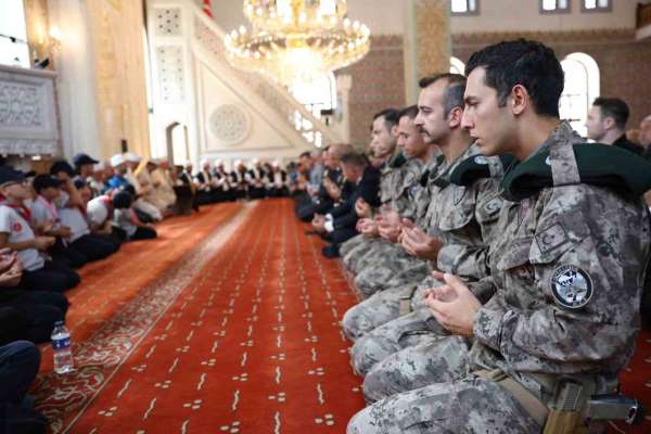 15 Temmuz şehitleri Düzce'de dualarla anıldı