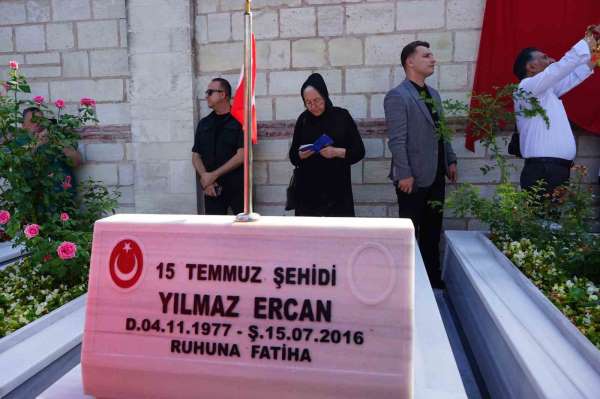 15 Temmuz Şehitleri Edirnekapı Şehitliği'nde dualarla anıldı