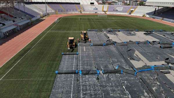 Alaettin Kurt Stadyumu'nda doğal çim dönemi başlıyor