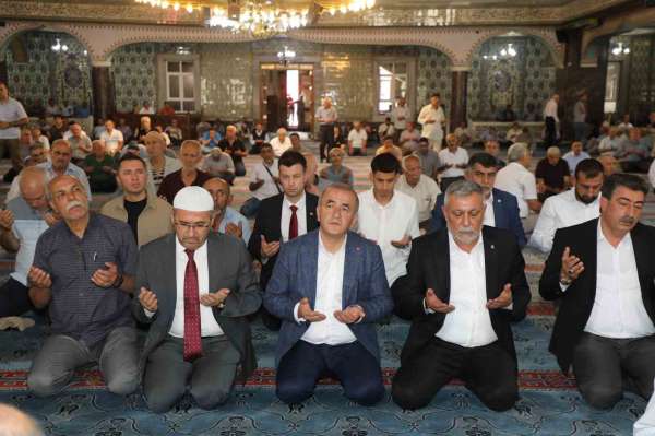 Camilerde 15 Temmuz şehitleri için mevlit