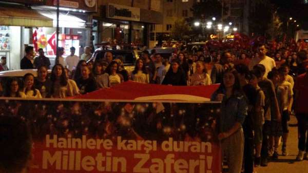 Çankırı'da yüzlerce vatandaş 15 Temmuz şehitleri için yürüdü