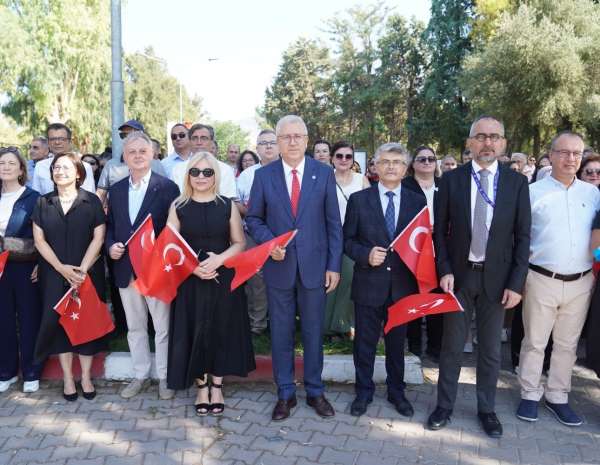 Ege Üniversitesi 15 Temmuz'da bir kez daha tek yürek oldu