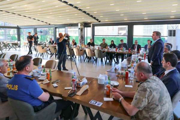 Erzincan'da şehit yakınları ile gazi ve ailelerinin onuruna yemek