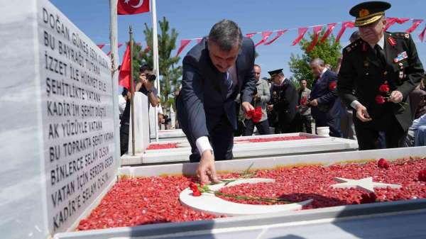 Erzurum'da 15 Temmuz şehitleri anıldı