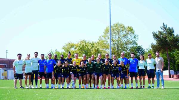 Fenerbahçe Kadın Futbol Takımı, yeni sezon hazırlıklarına başladı