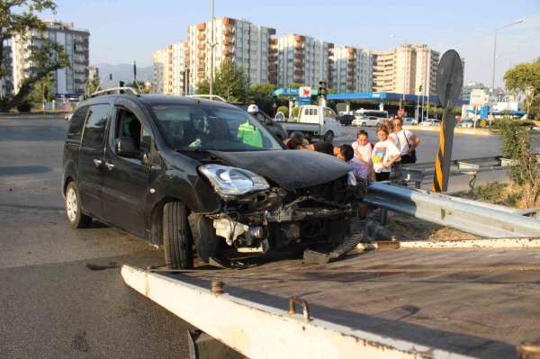 Kırmızı ışık ihlali kaza getirdi: 1 yaralı