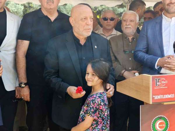 HAK-İş'ten 15 Temmuz Şehitliği'ne ziyaret