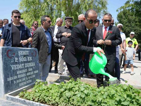 Iğdır'da şehitler kabirleri başında anıldı