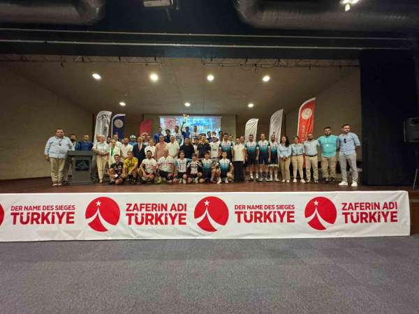 Marmaris'te 15 Temmuz Şehitleri Anma Programı bisiklet yarışı kazananları ödüllerini aldı