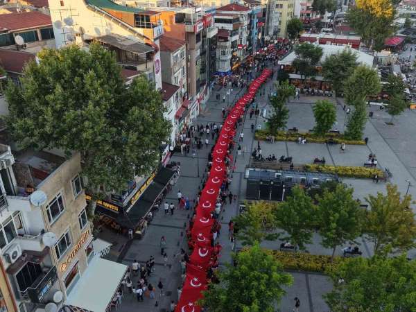 Pendik, 15 Temmuz'un 10. yılında şehitler ve gaziler için tek yürek oldu