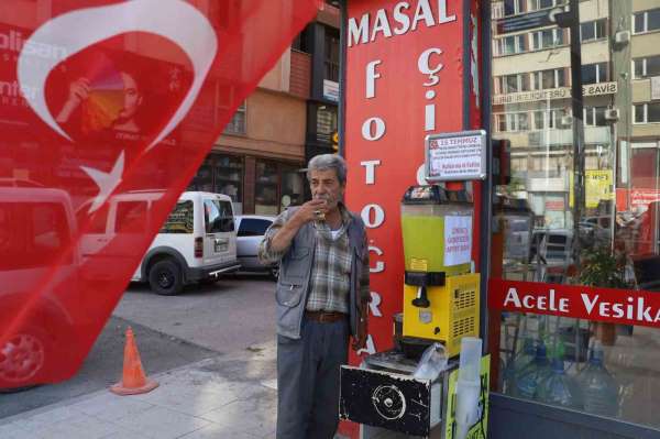 Sivas'ta esnaftan 15 Temmuz şehitleri hayrına limonata ikramı
