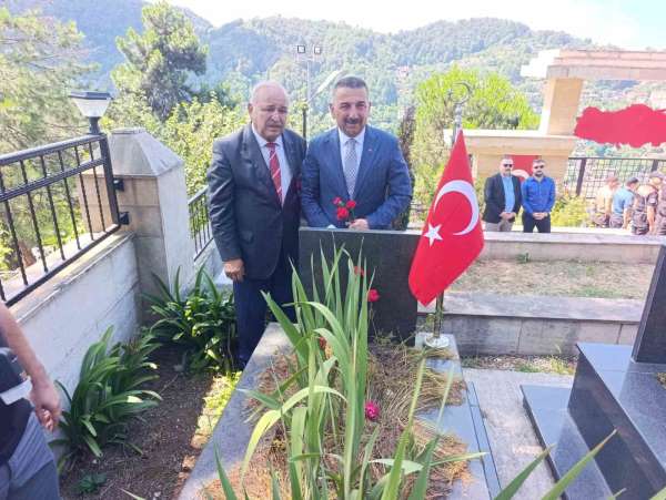 Zonguldak'ta 15 Temmuz Demokrasi ve Milli Birlik Günü'nde şehitlik ziyareti