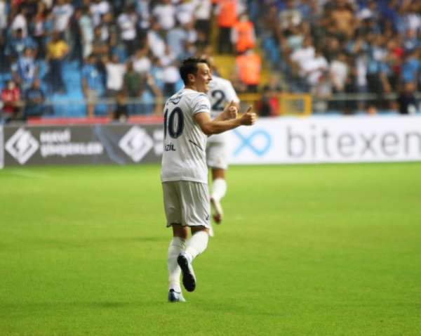Fenerbahçe'de sezonun ilk golü Mesut Özil'den