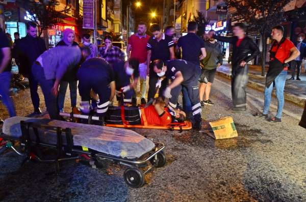 Otomobil ile çarpışan motosikletli kurye yaralandı