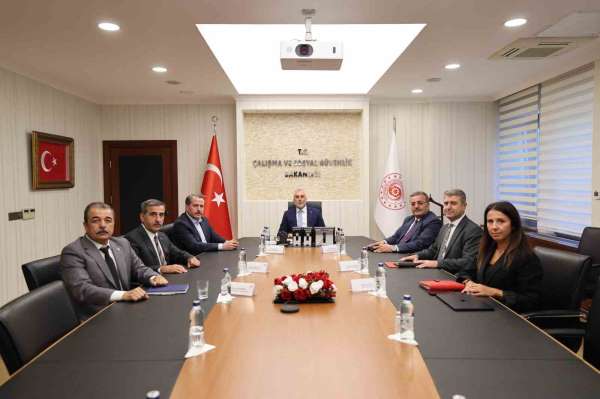 8. Dönem Toplu Sözleşme görüşmelerinde yeni gelişme: Hükümetin taban aylığına bin lira artış teklifi müzakere