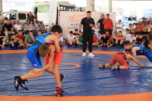 Çameli'nde 9. kez düzenlenen festivalde minikler minderde mücadele etti