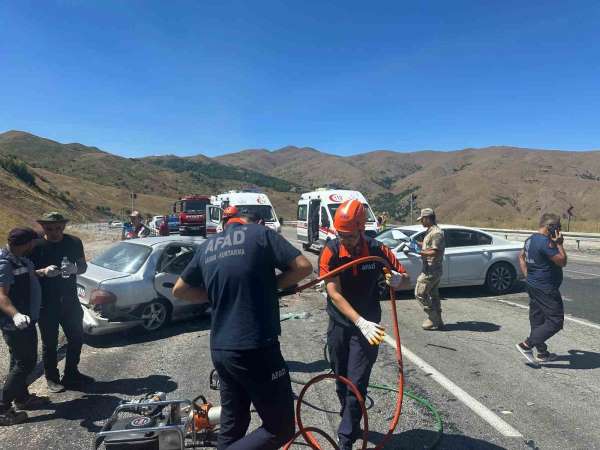 Erzincan'da kaza: 3 ölü, 6 yaralı