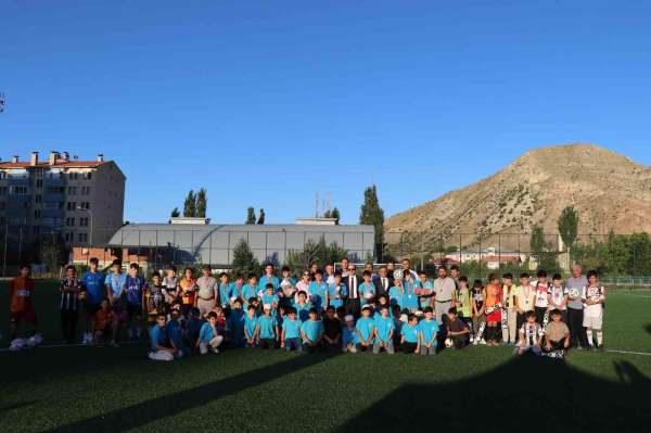 Oltu'da Yaz Kur'an Kursları Futbol Turnuvası sona erdi