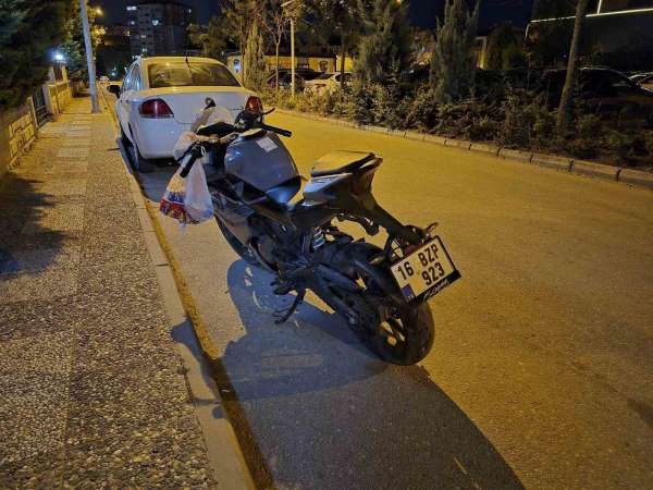 Alkollü sürücünün kullandığı motosiklet kaza yaptı: 2 yaralı