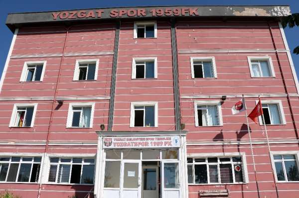 Yozgatspor'da 12 oyuncu, 3 antrenör ve 1 masörün korona virüs testleri pozitif ç