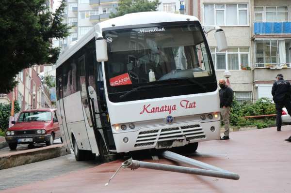 Tehlikeli yokuşta yine trafik kazası