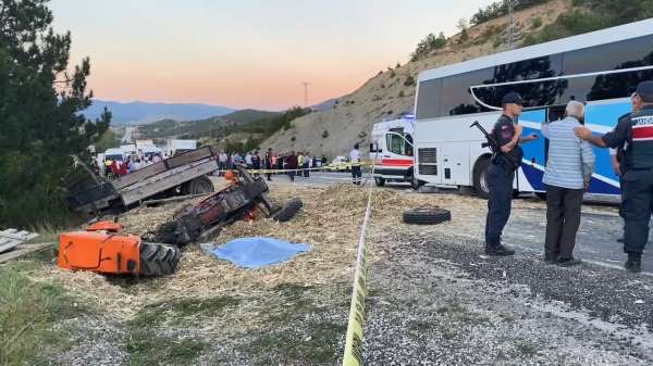 Yolcu otobüsü ile traktörün çarpıştığı kazada ölü sayısı 2'ye yükseldi - Kastamonu haber