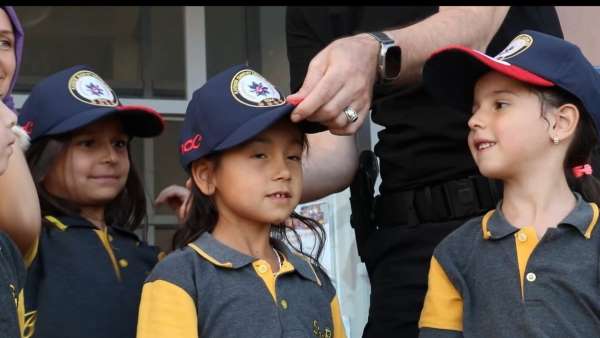 Emniyet müdüründen şehit polise vefa: Şehidin oğlunu okuldan alıp evine bıraktı