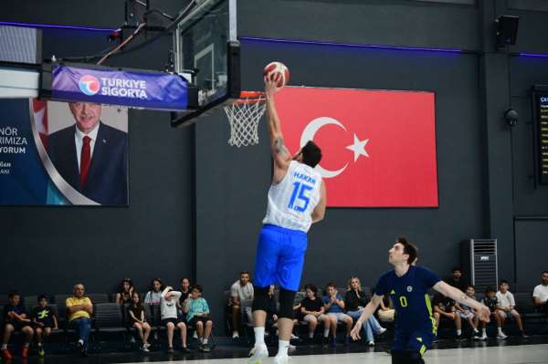 İlkan Karaman Turnuvası'nın kazananı Çayırova Belediyesi