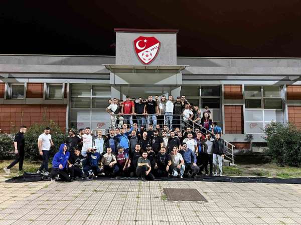 Trabzonspor taraftarları TFF'ye tepki gösterdi