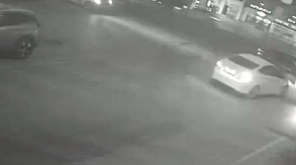 Yalova'da Altınova Belediyesi'nin makam aracı kaza yaptı