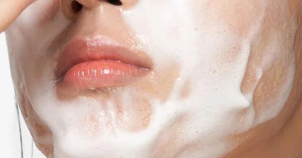 Akne Bakımı Nasıl Yapılır? Sivilceye Eğilimli Ciltler İçin Bakım Rehberi