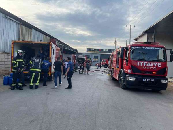Denizli'de kırpıntı deposunda çıkan yangın yoğun müdahaleyle kontrol altına alındı