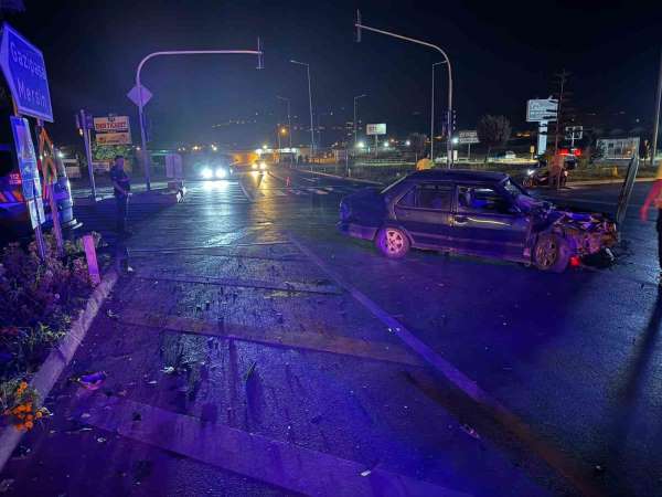 Gazipaşa'da alkollü sürücü kaza yaptı: 2 yaralı