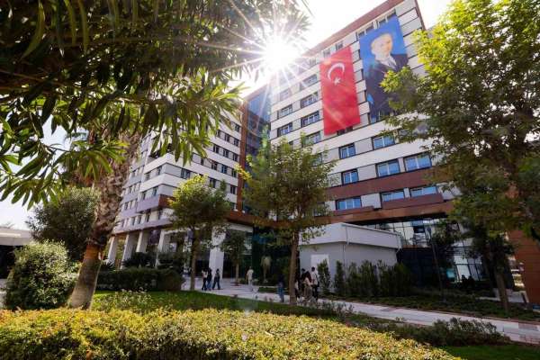 Yaşar Üniversitesi'ne 'Altın' çevre sertifikası