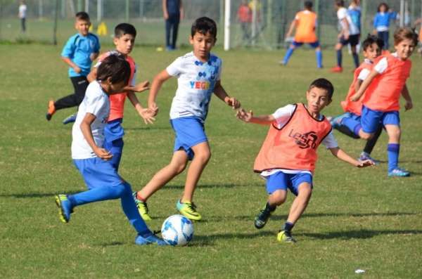 Yunusemre Belediyespor, futbolda geleceğin yıldızlarını arıyor 